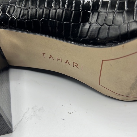 Tahari Elvira Pump shoes size 7.5M - Picture 9 of 9